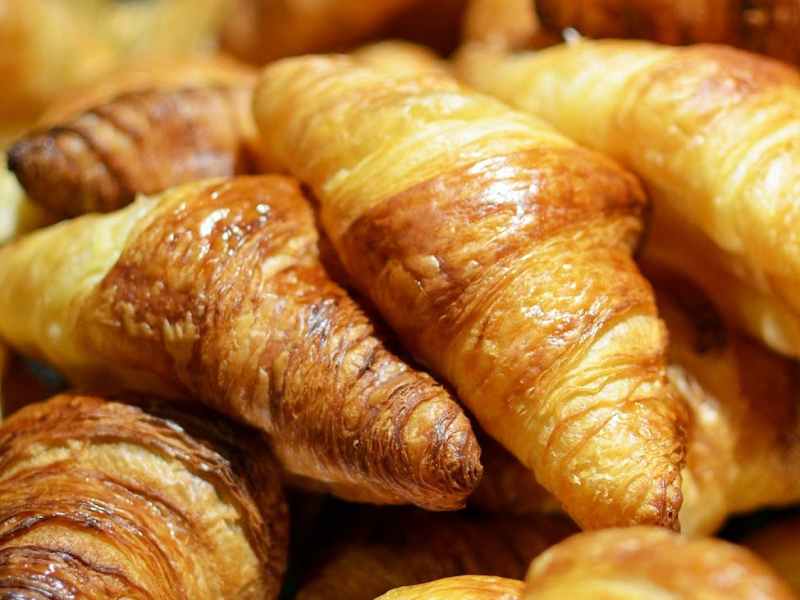 Round the Bend – The Story of the Croissant